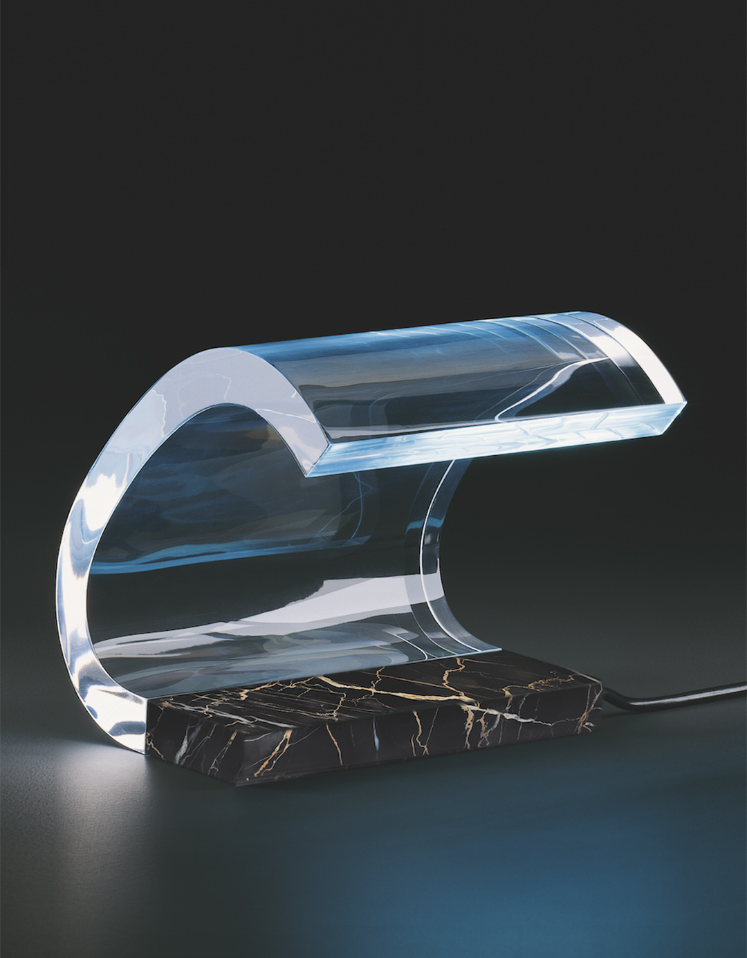 2 Acrilica – Oluce