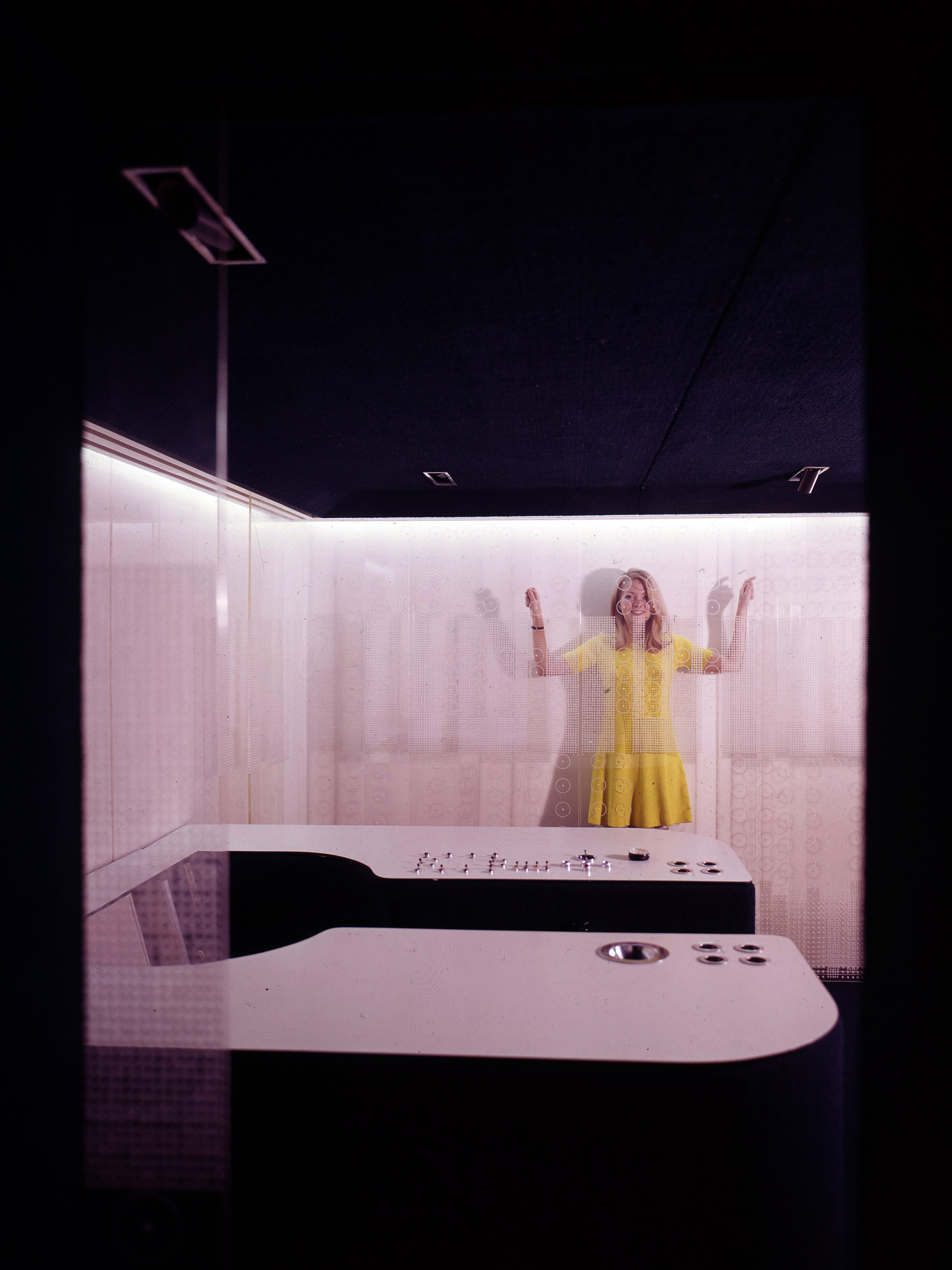 2. 1 Boutique Altre Cose, Milano, 1969 - ph. Saporetti